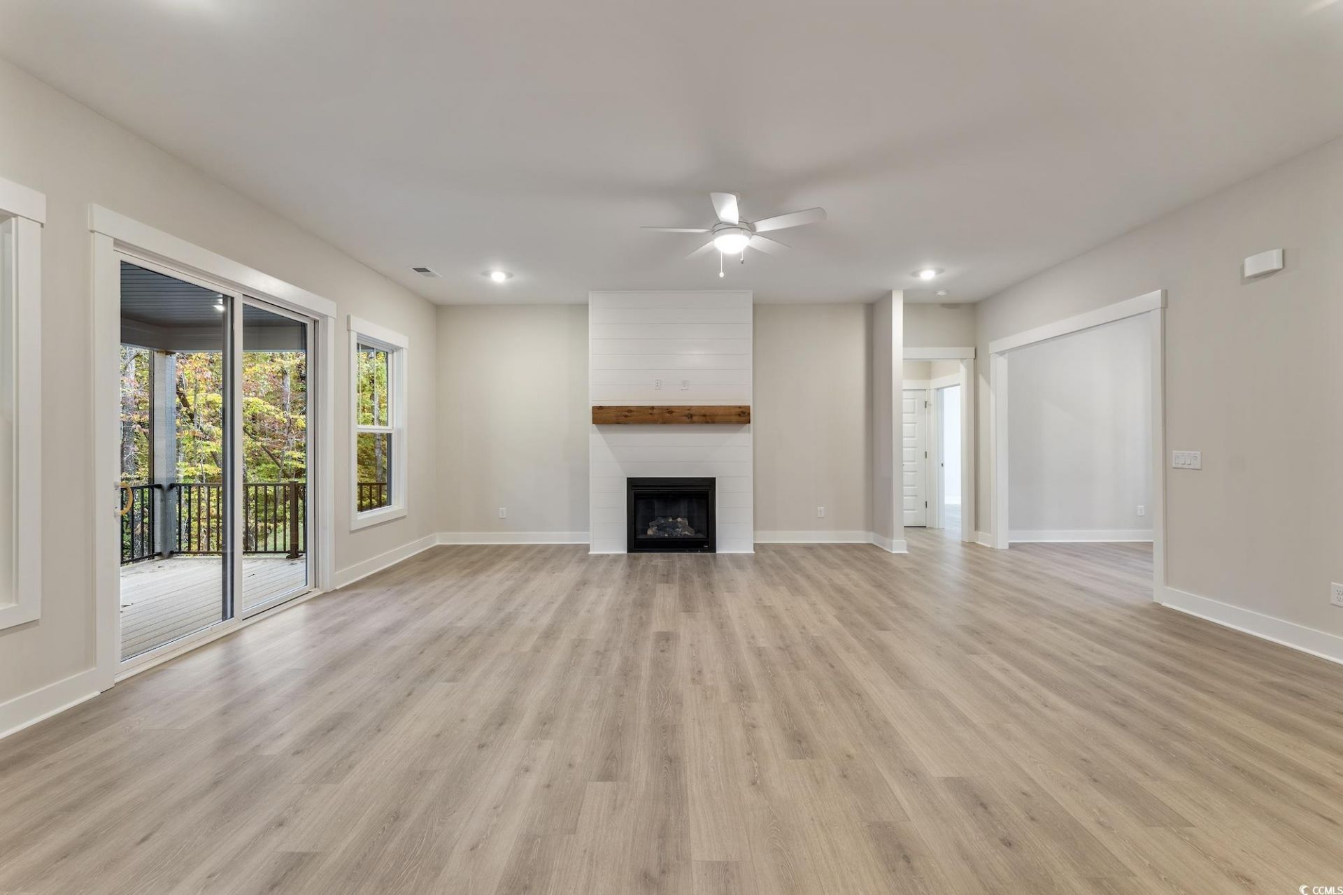 719 Daisy Bank Circle Photo 11