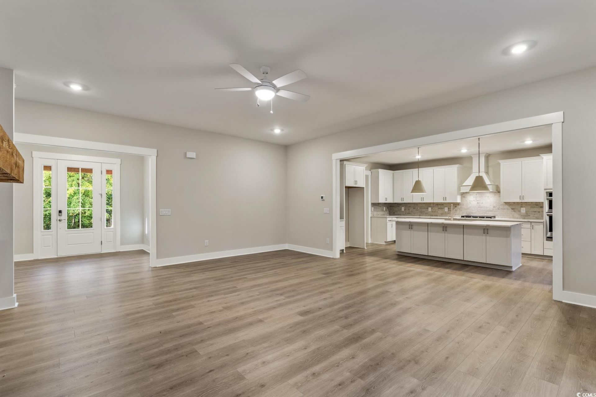 719 Daisy Bank Circle Photo 13