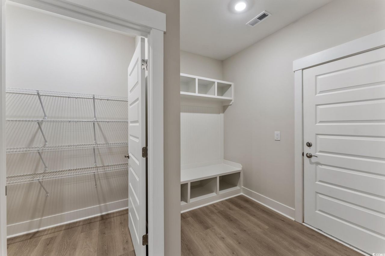 719 Daisy Bank Circle Photo 17