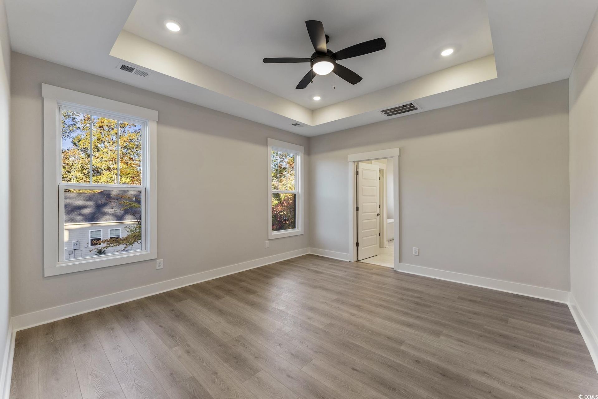 719 Daisy Bank Circle Photo 23