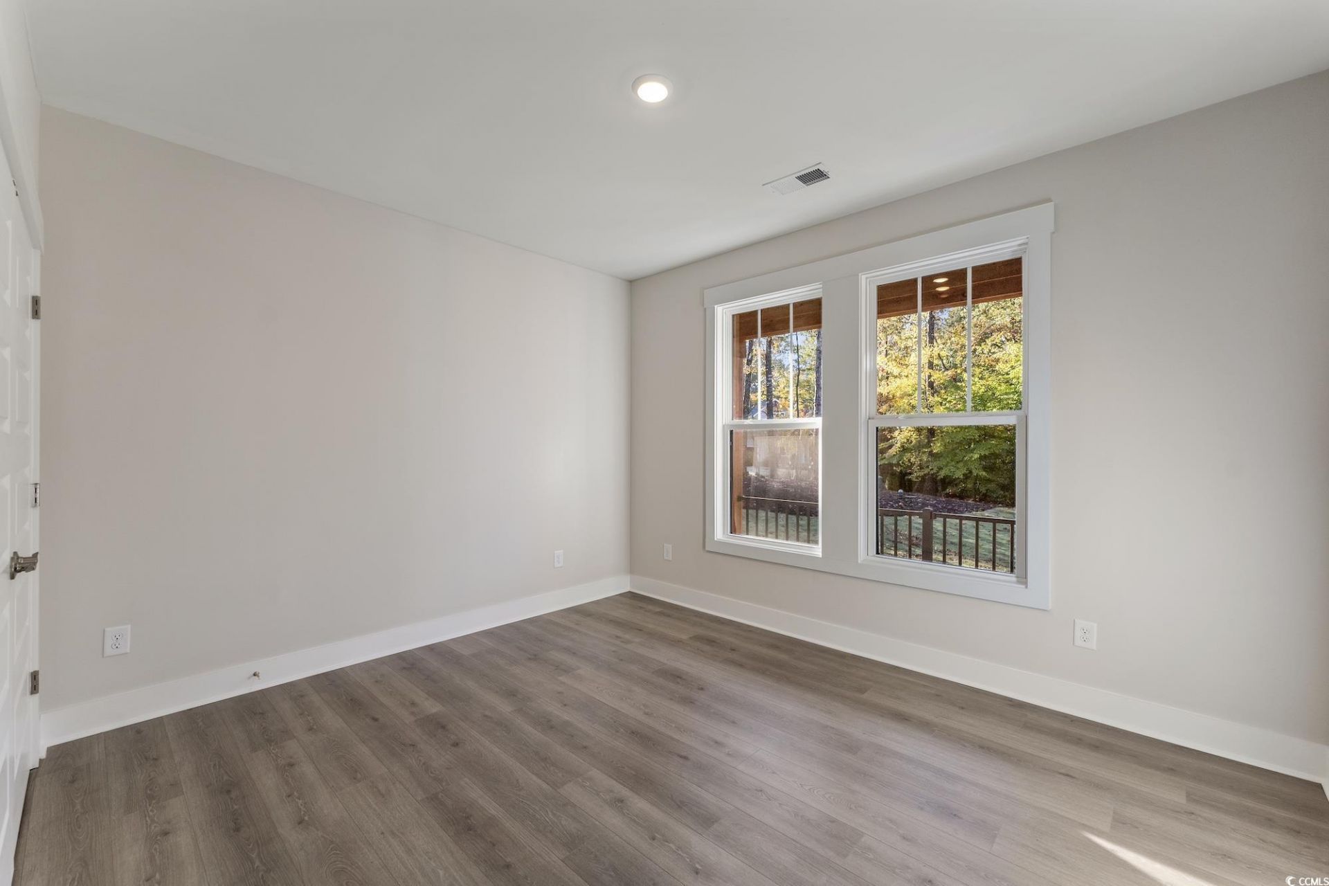 719 Daisy Bank Circle Photo 33