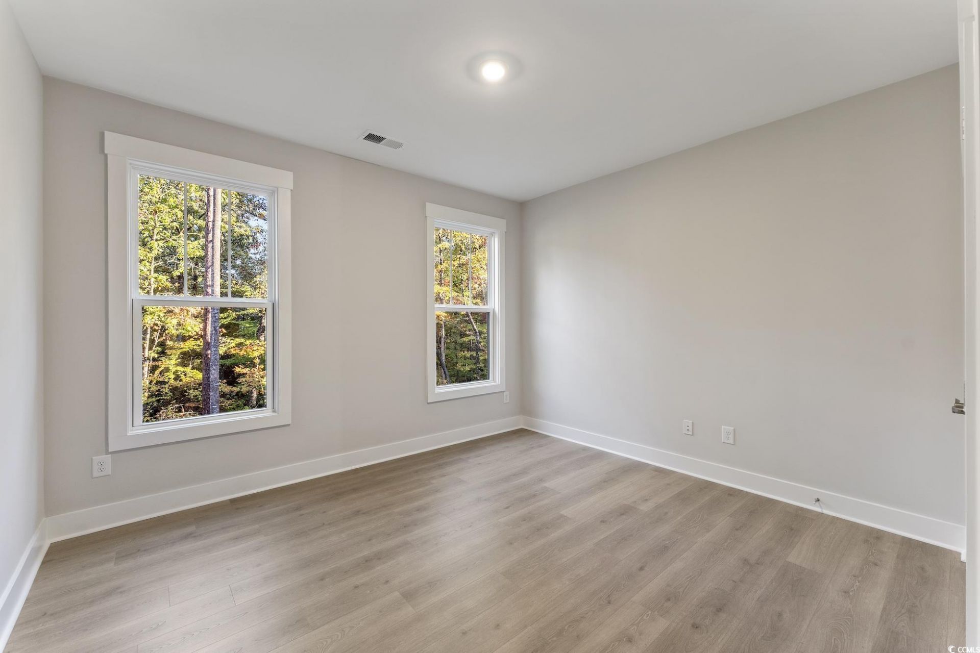 719 Daisy Bank Circle Photo 36