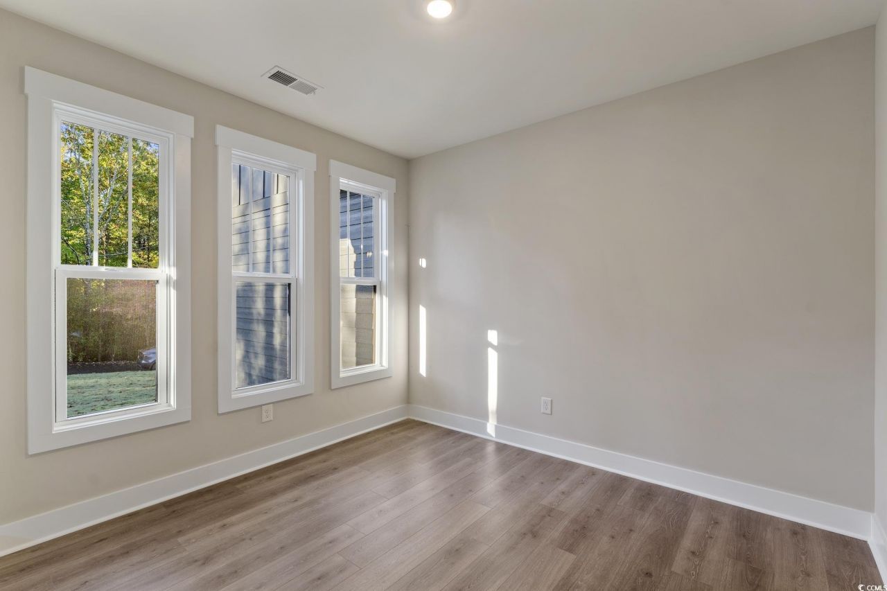 719 Daisy Bank Circle Photo 4