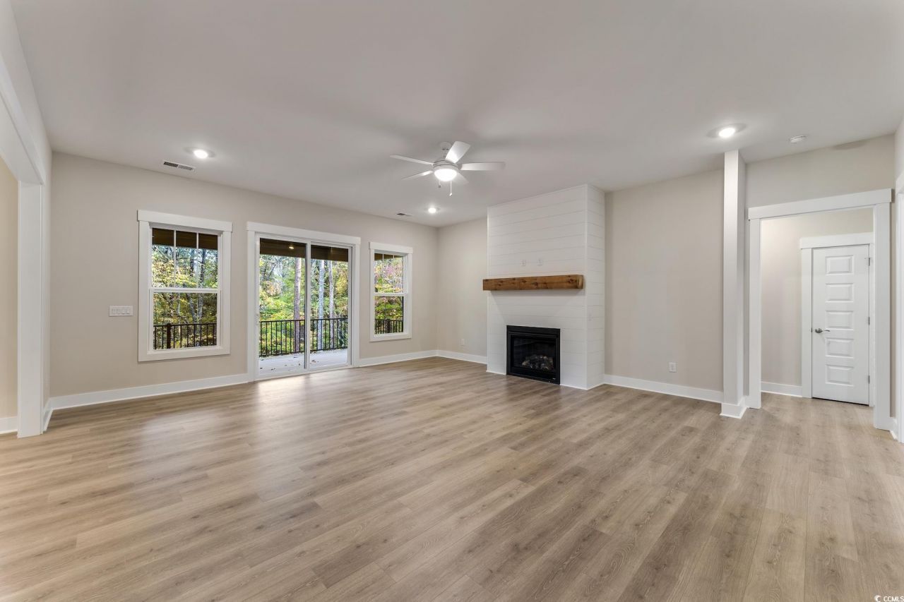 719 Daisy Bank Circle Photo 7