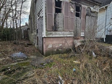 1695 W 10th Avenue, Gary, IN 46404