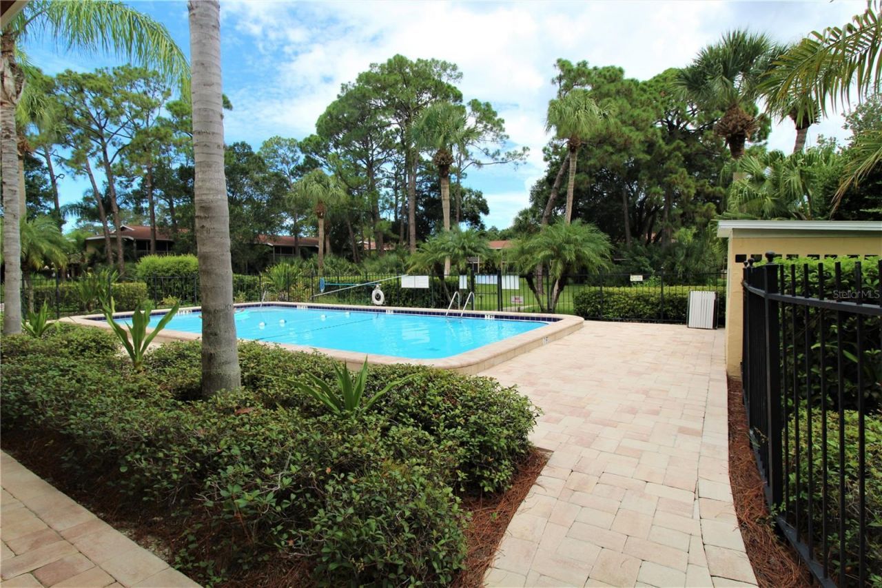 942 La Costa Circle, Unit 3, Sarasota, FL 34237 Photo