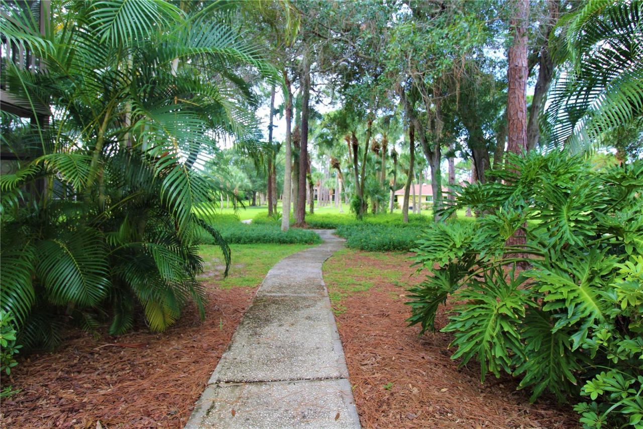 942 La Costa Circle, Unit 3, Sarasota, FL 34237 Photo