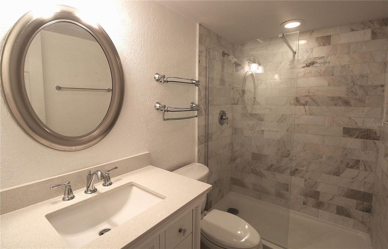 942 La Costa Circle, Unit 3, Sarasota, FL 34237 Photo