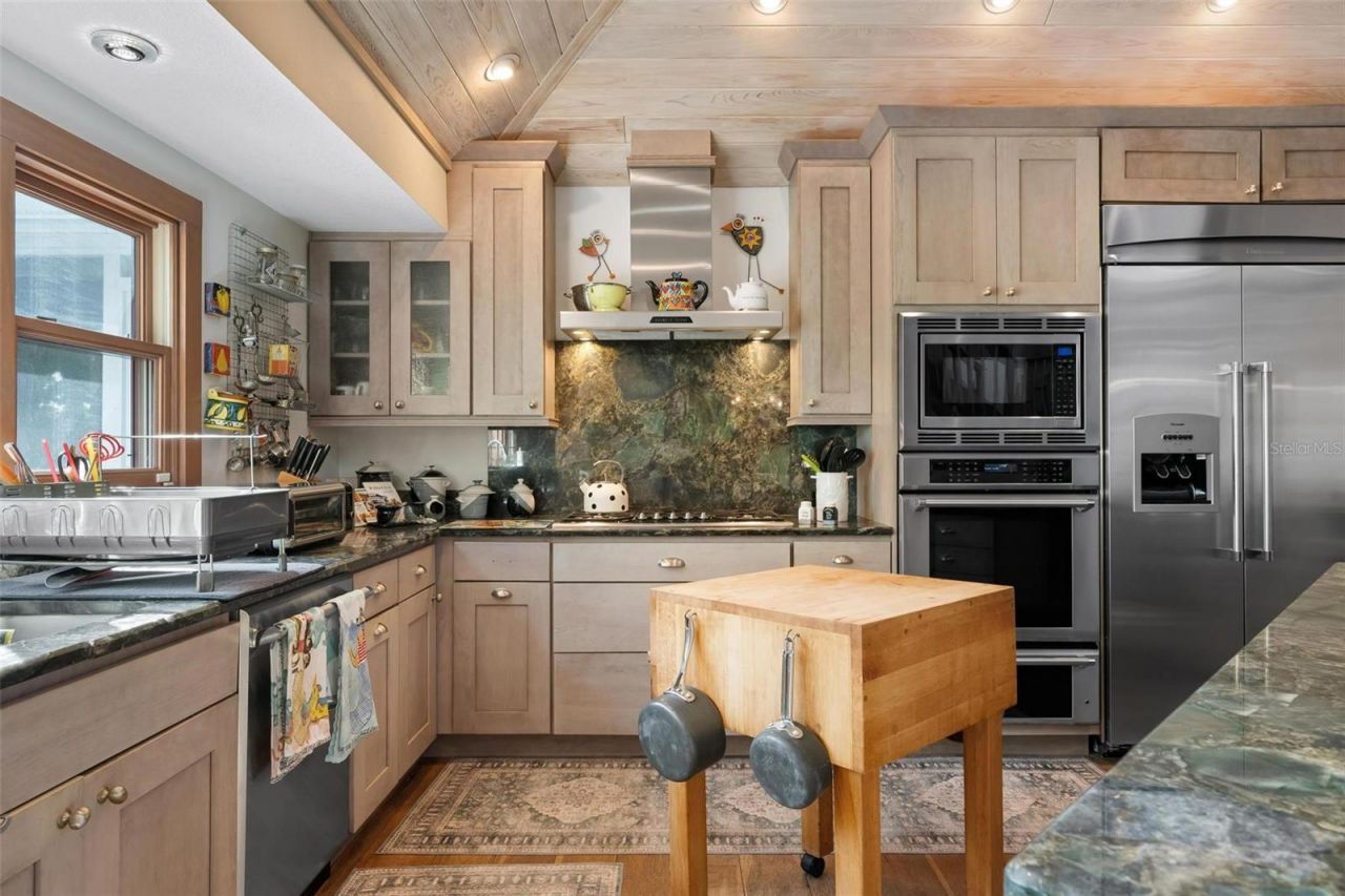 213 Oak Avenue, Anna Maria, FL 34216 Photo