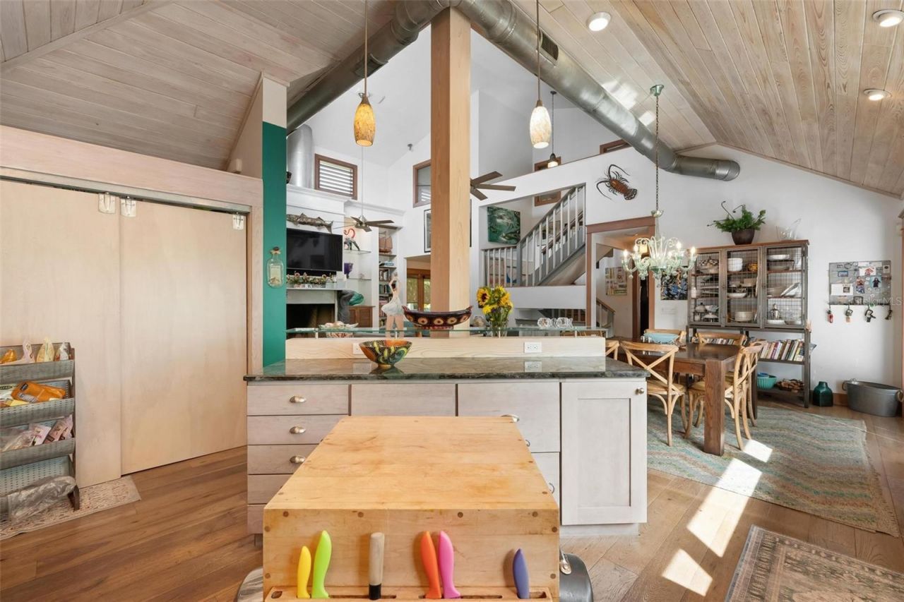 213 Oak Avenue, Anna Maria, FL 34216 Photo