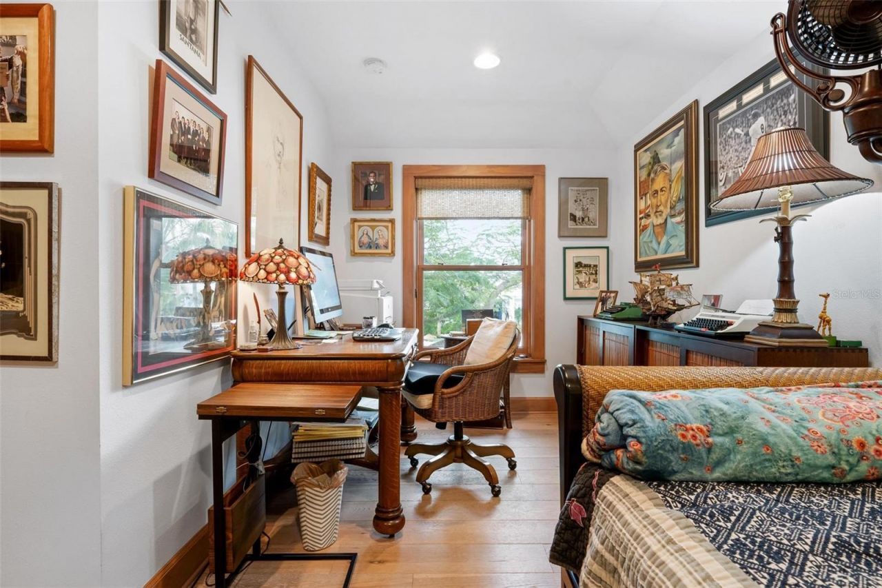 213 Oak Avenue, Anna Maria, FL 34216 Photo