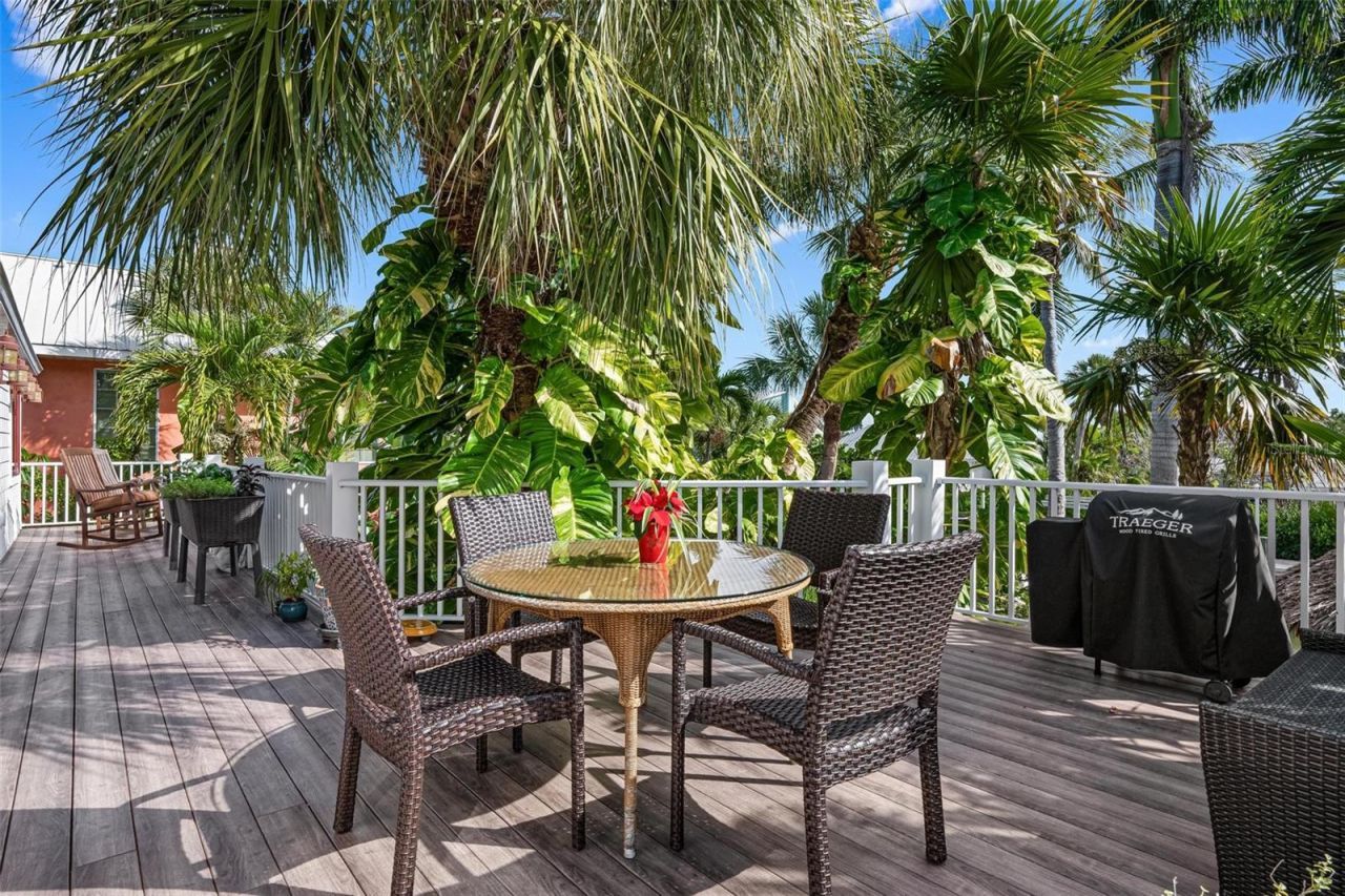 213 Oak Avenue, Anna Maria, FL 34216 Photo