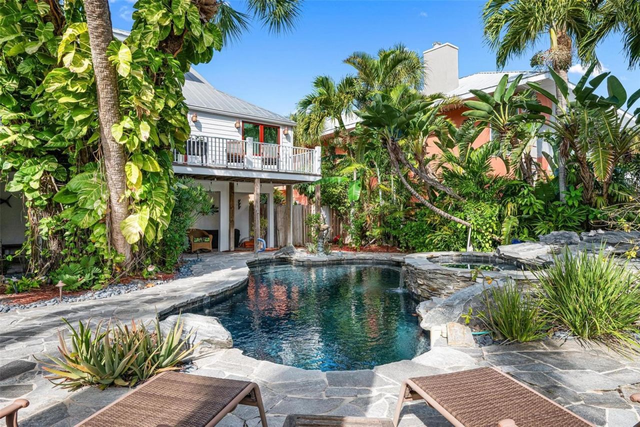 213 Oak Avenue, Anna Maria, FL 34216 Photo