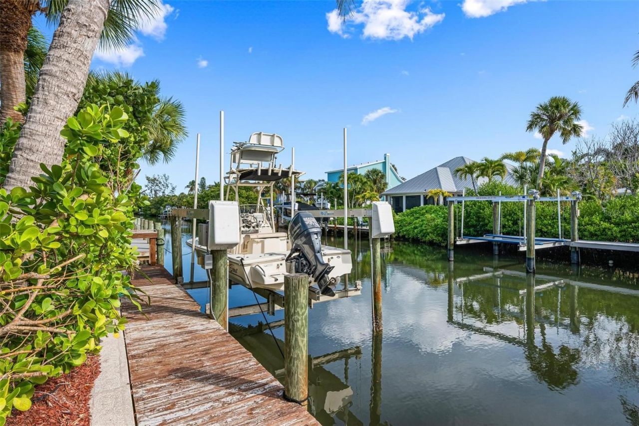 213 Oak Avenue, Anna Maria, FL 34216 Photo