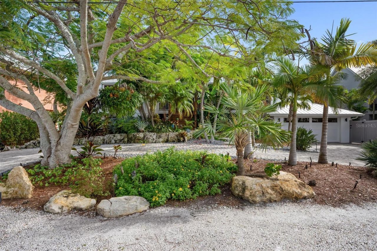 213 Oak Avenue, Anna Maria, FL 34216 Photo
