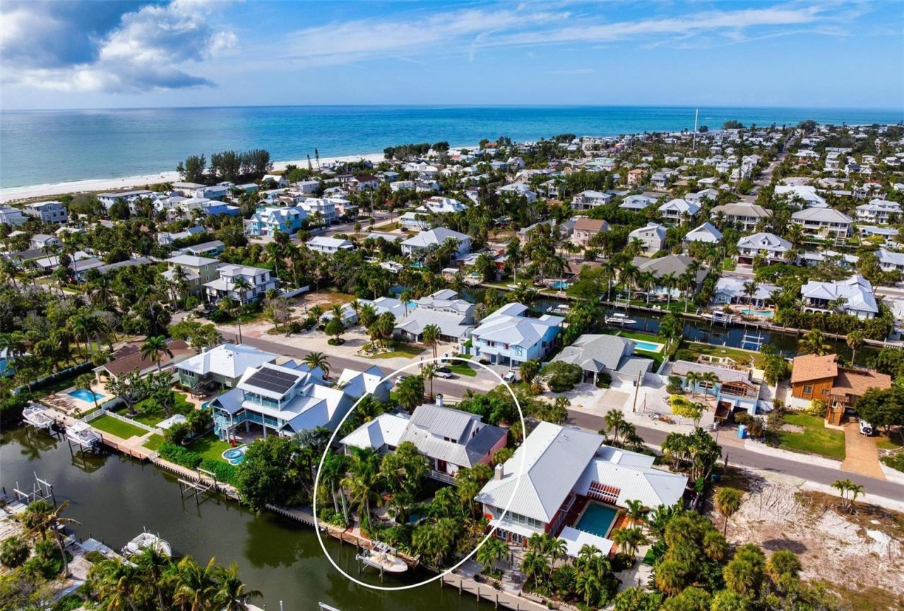 213 Oak Avenue, Anna Maria, FL 34216 Photo