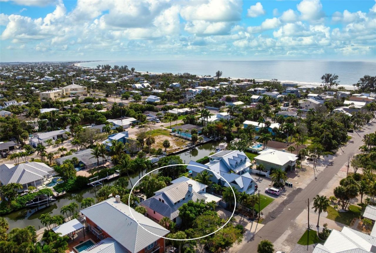 213 Oak Avenue, Anna Maria, FL 34216 Photo