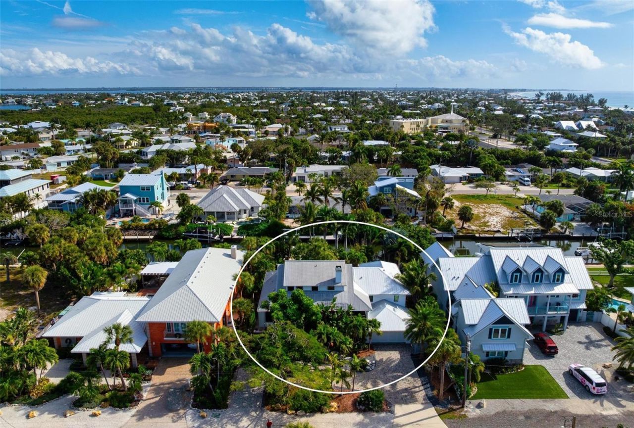213 Oak Avenue, Anna Maria, FL 34216 Photo