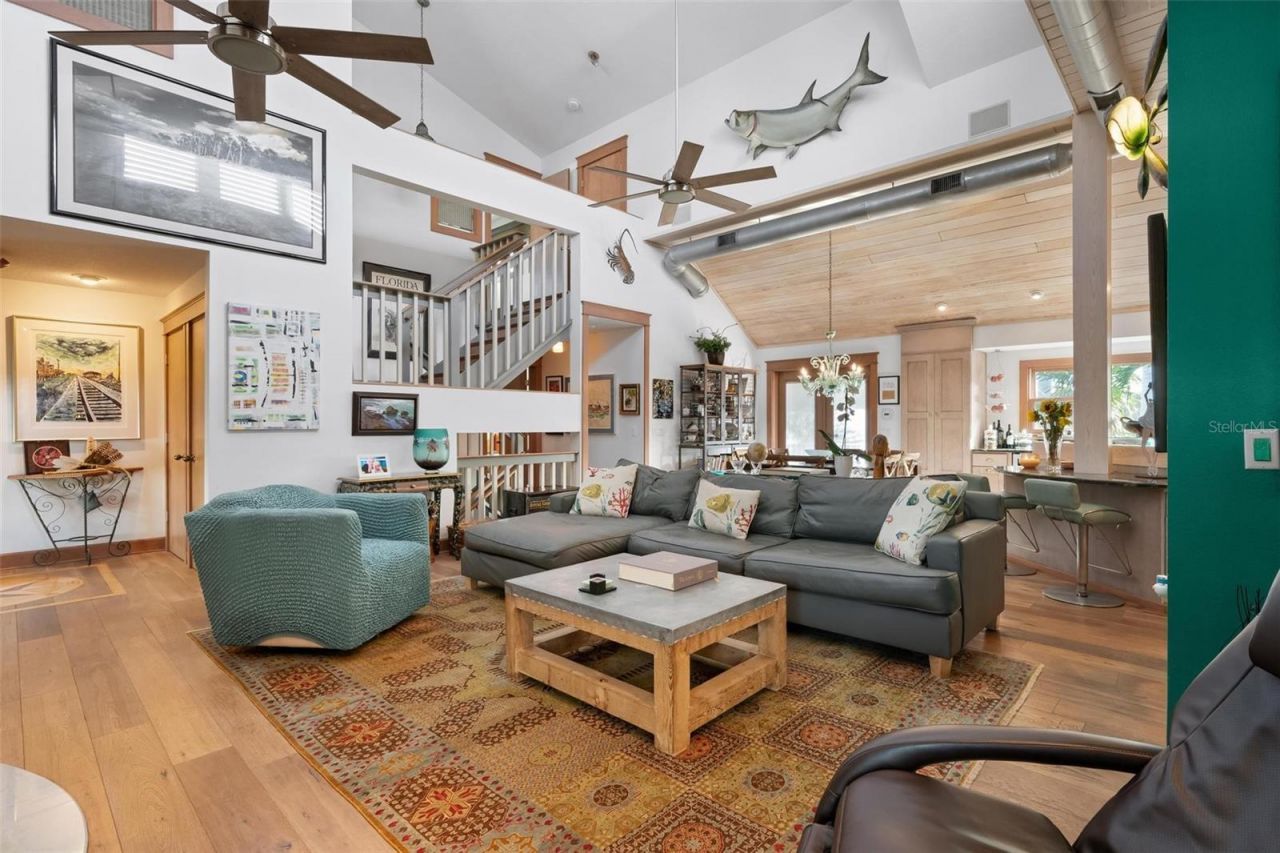 213 Oak Avenue, Anna Maria, FL 34216 Photo