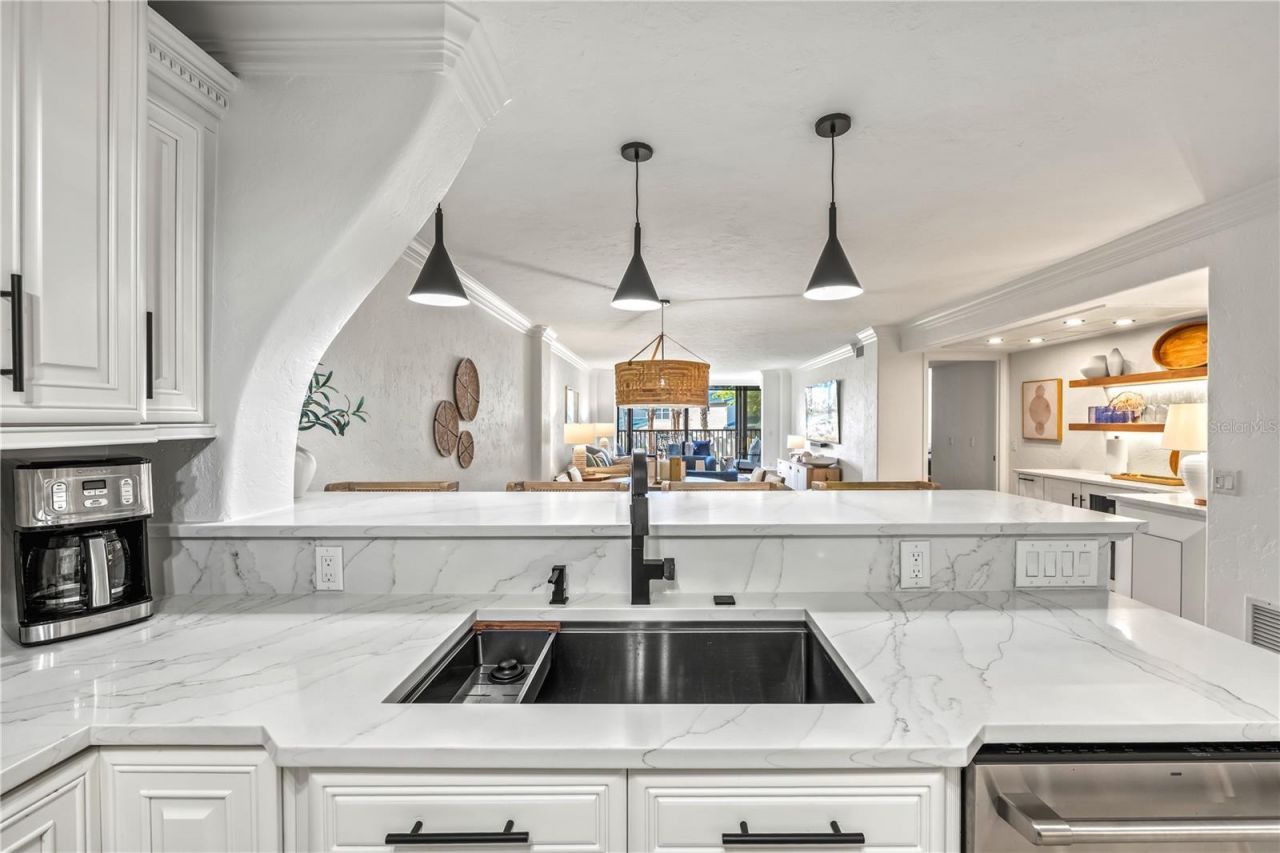 5880 Midnight Pass Road, Unit 210, Sarasota, FL 34242 Photo