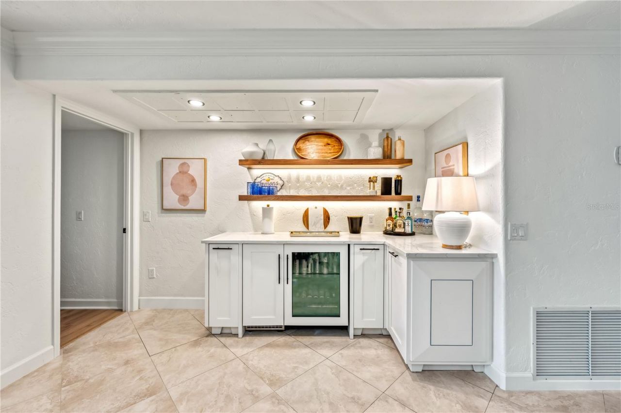 5880 Midnight Pass Road, Unit 210, Sarasota, FL 34242 Photo