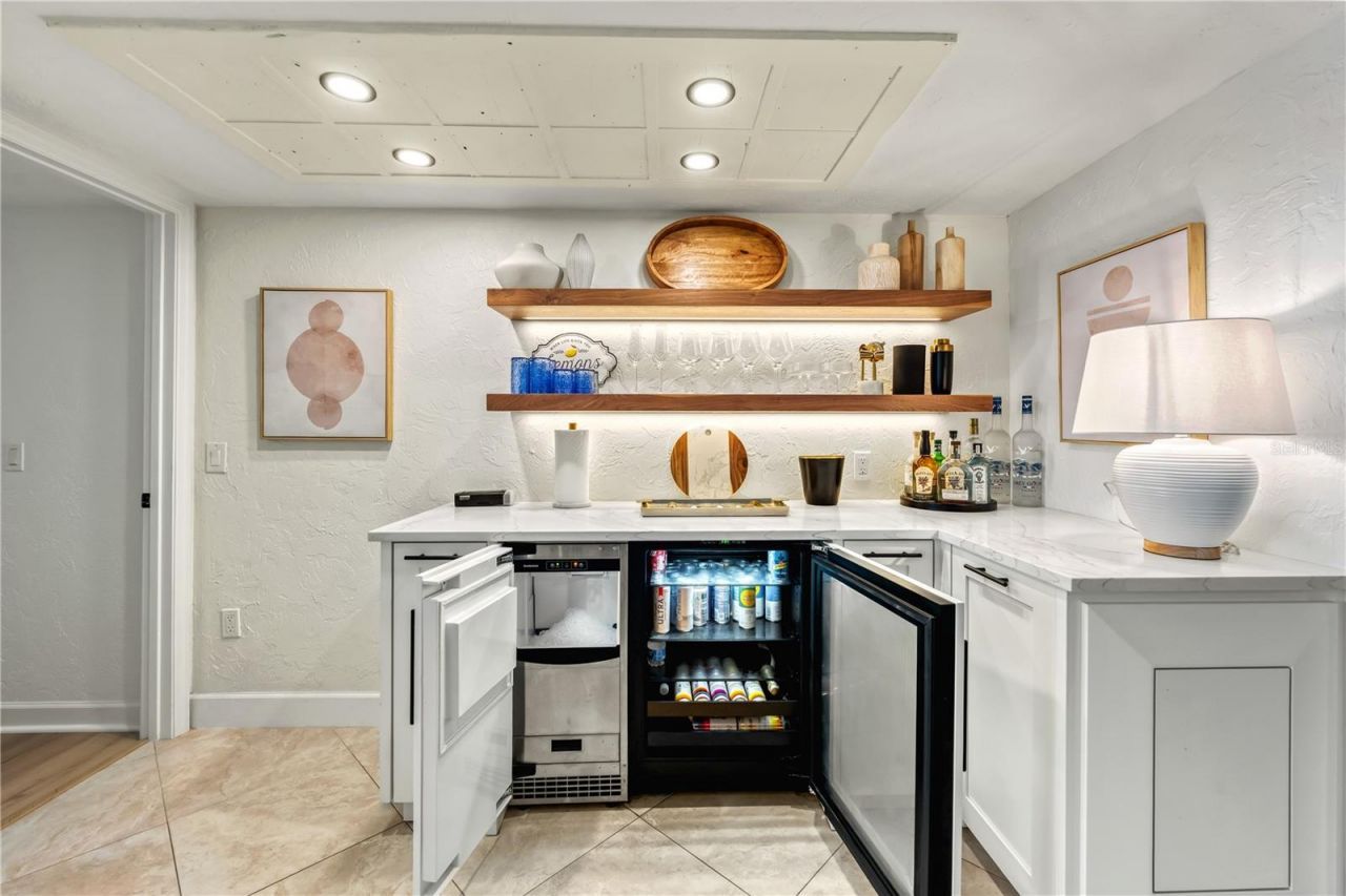 5880 Midnight Pass Road, Unit 210, Sarasota, FL 34242 Photo