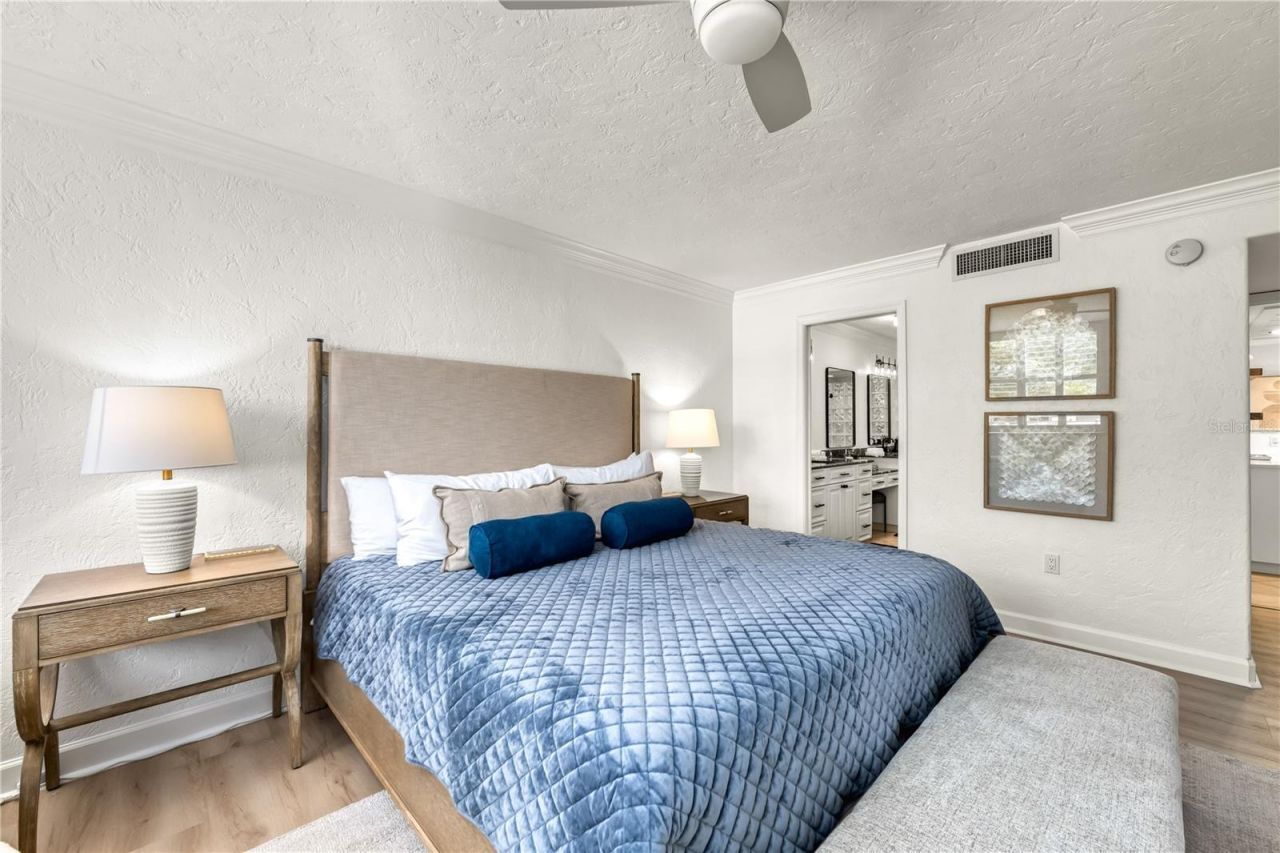 5880 Midnight Pass Road, Unit 210, Sarasota, FL 34242 Photo