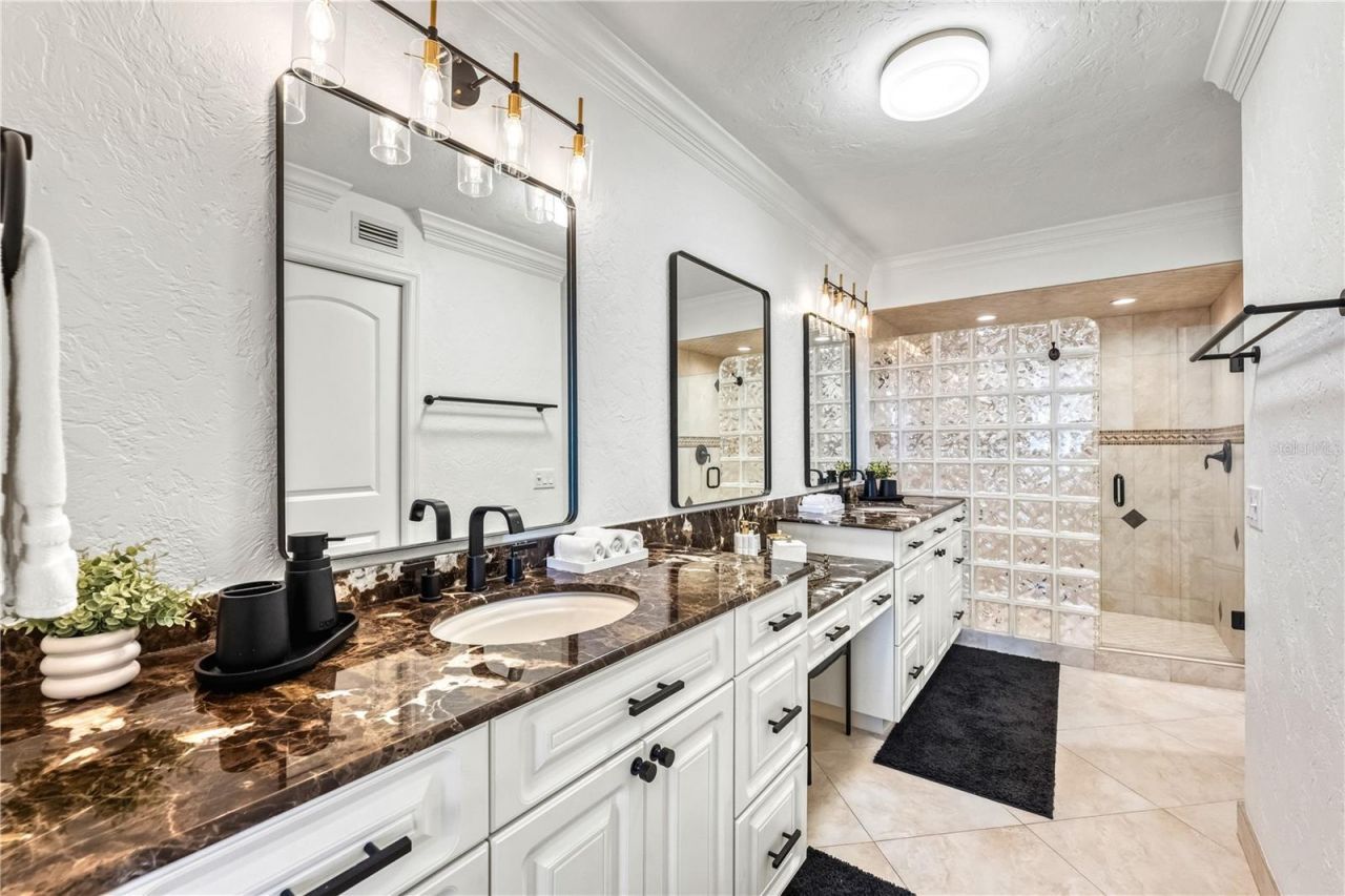 5880 Midnight Pass Road, Unit 210, Sarasota, FL 34242 Photo