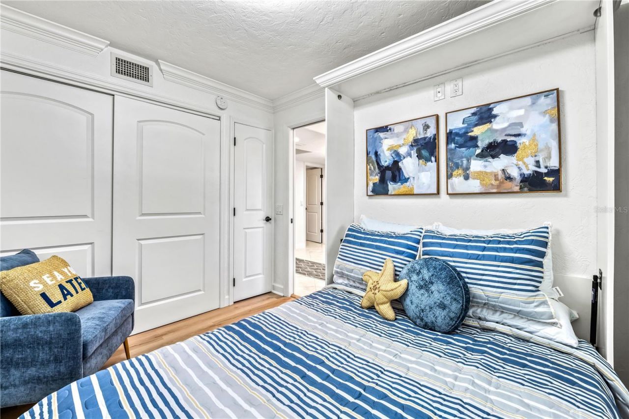 5880 Midnight Pass Road, Unit 210, Sarasota, FL 34242 Photo