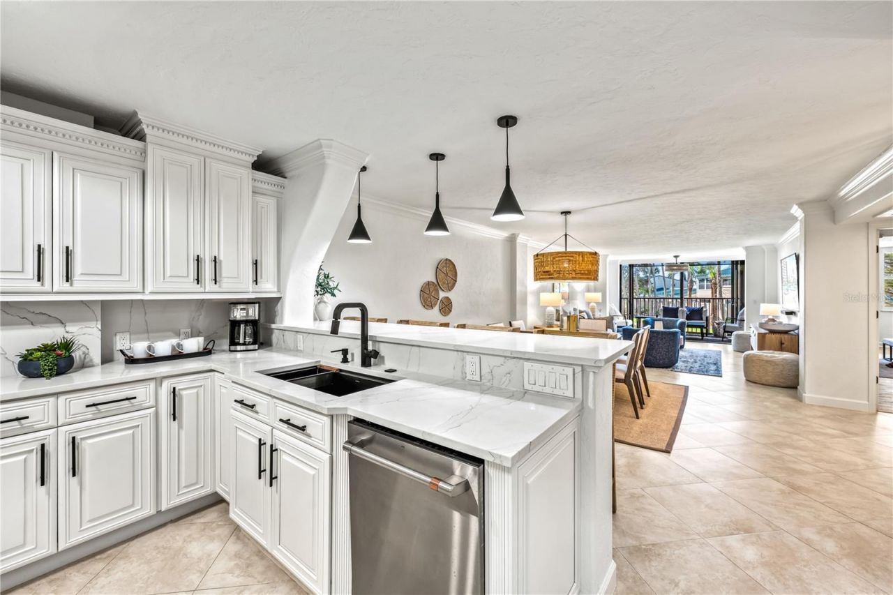 5880 Midnight Pass Road, Unit 210, Sarasota, FL 34242 Photo