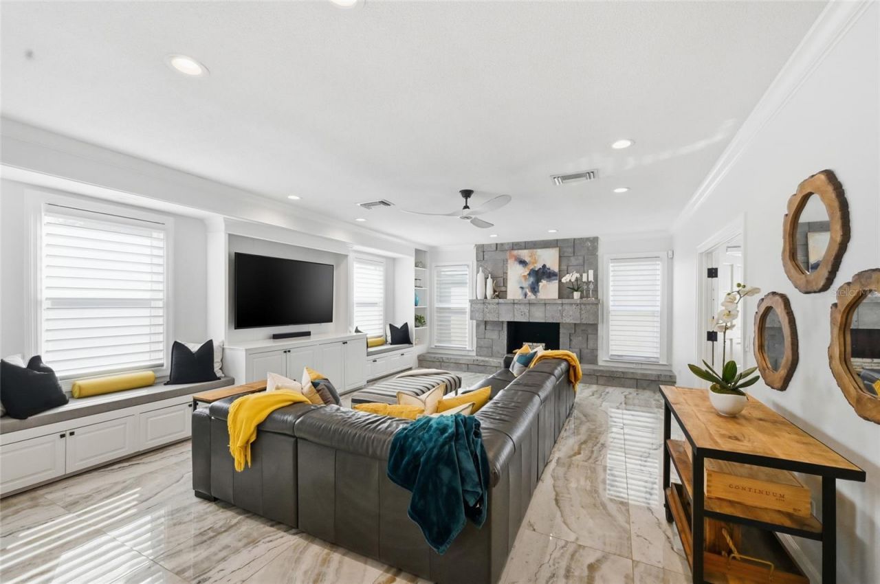 1307 Riverview Circle, Bradenton, FL 34209 Photo