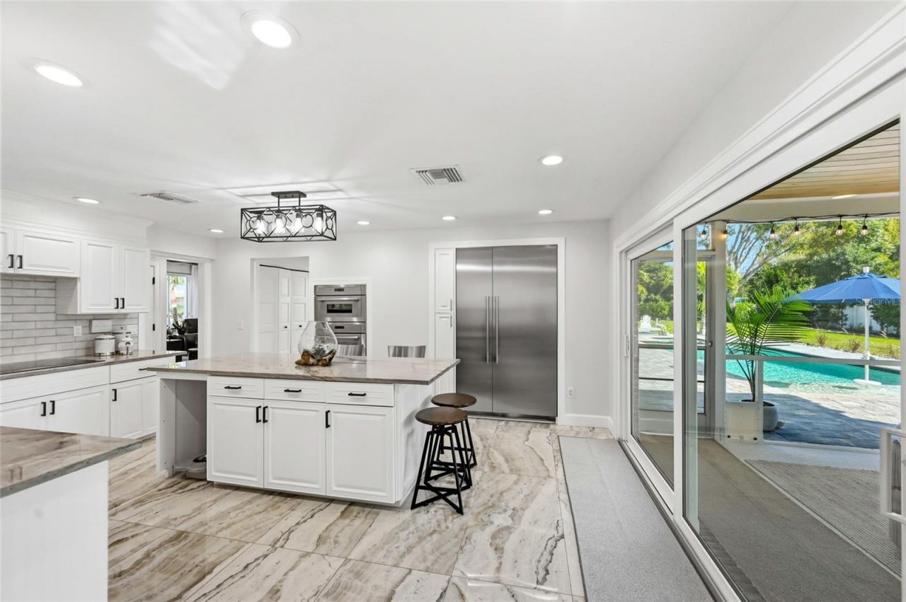 1307 Riverview Circle, Bradenton, FL 34209 Photo