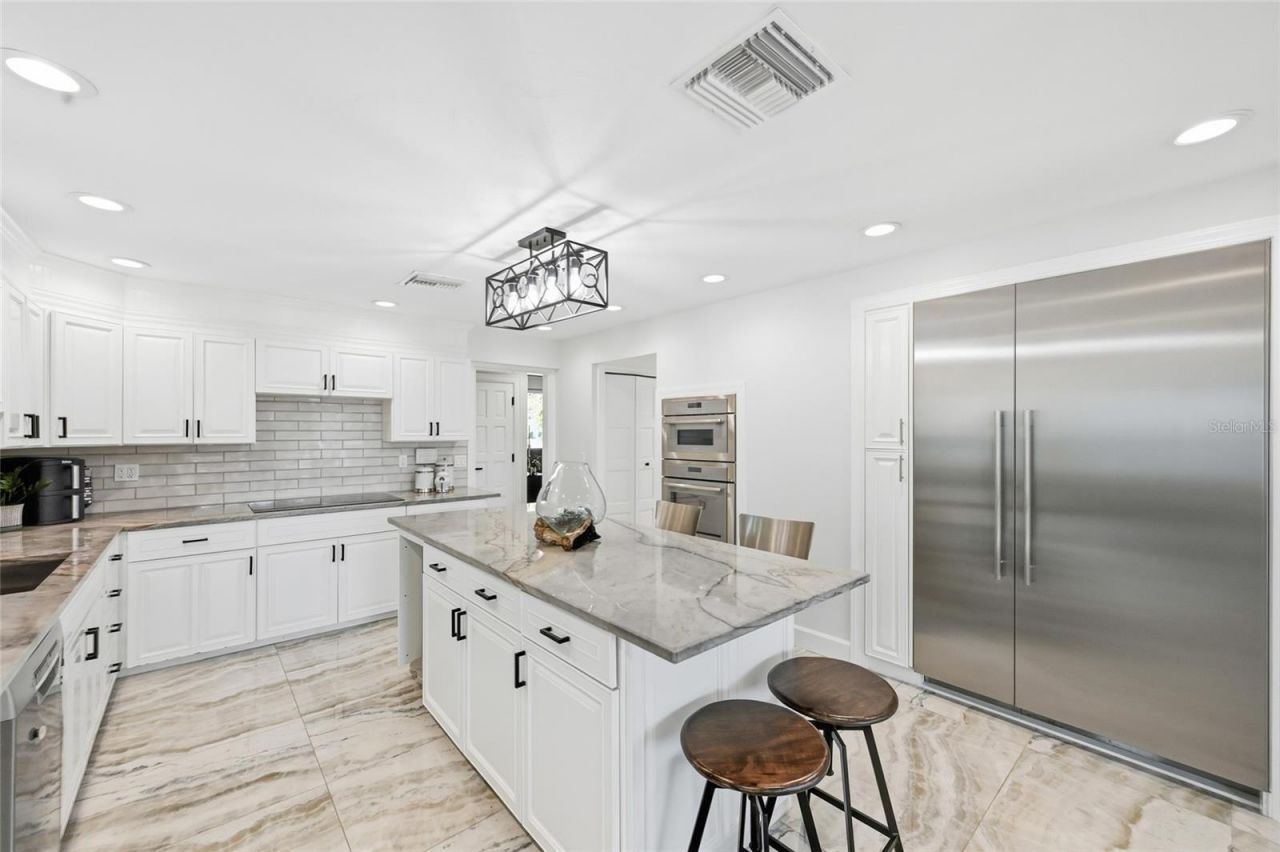 1307 Riverview Circle, Bradenton, FL 34209 Photo