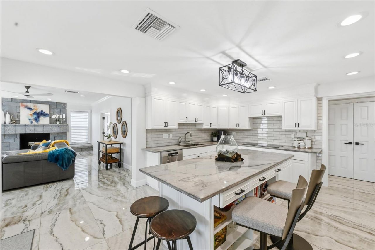 1307 Riverview Circle, Bradenton, FL 34209 Photo