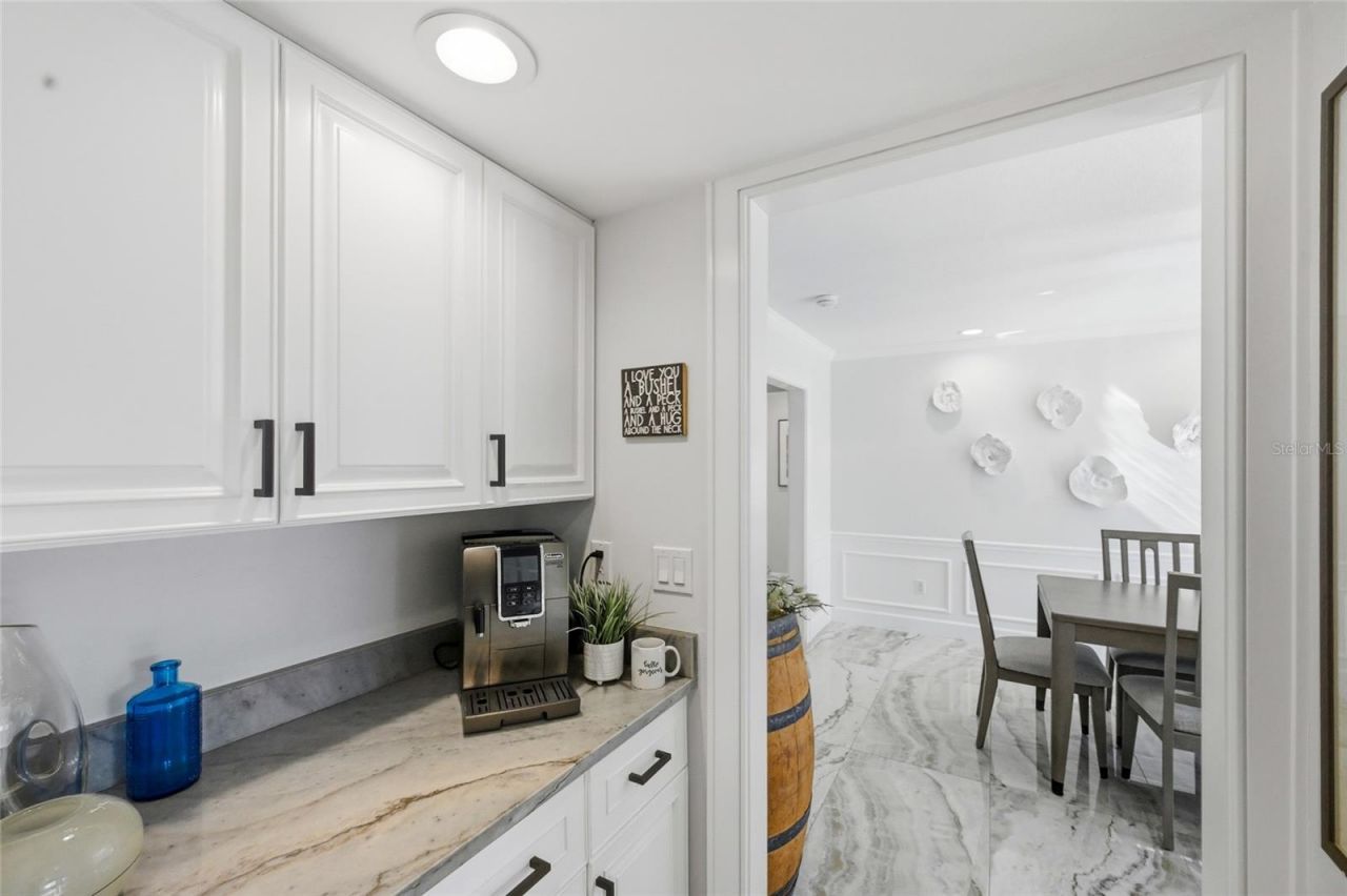 1307 Riverview Circle, Bradenton, FL 34209 Photo