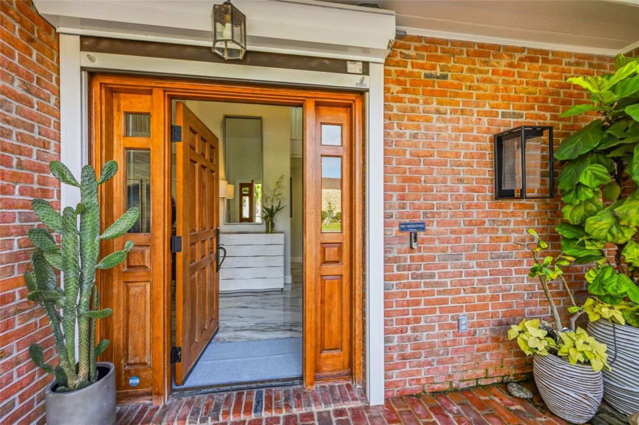 1307 Riverview Circle, Bradenton, FL 34209 Photo