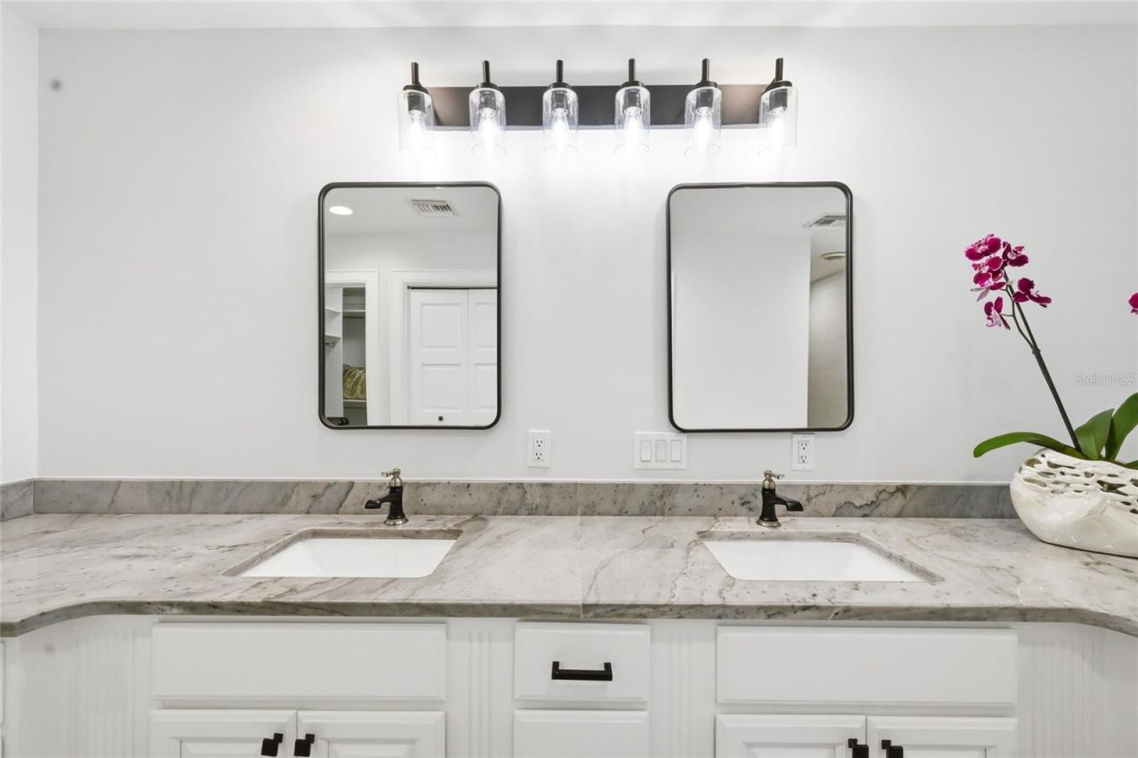 1307 Riverview Circle, Bradenton, FL 34209 Photo