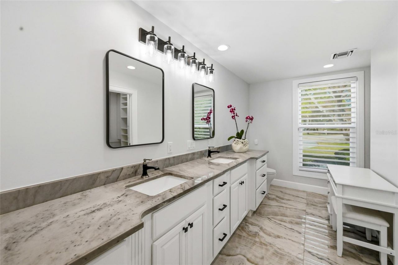 1307 Riverview Circle, Bradenton, FL 34209 Photo