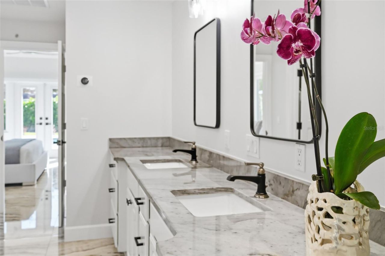 1307 Riverview Circle, Bradenton, FL 34209 Photo