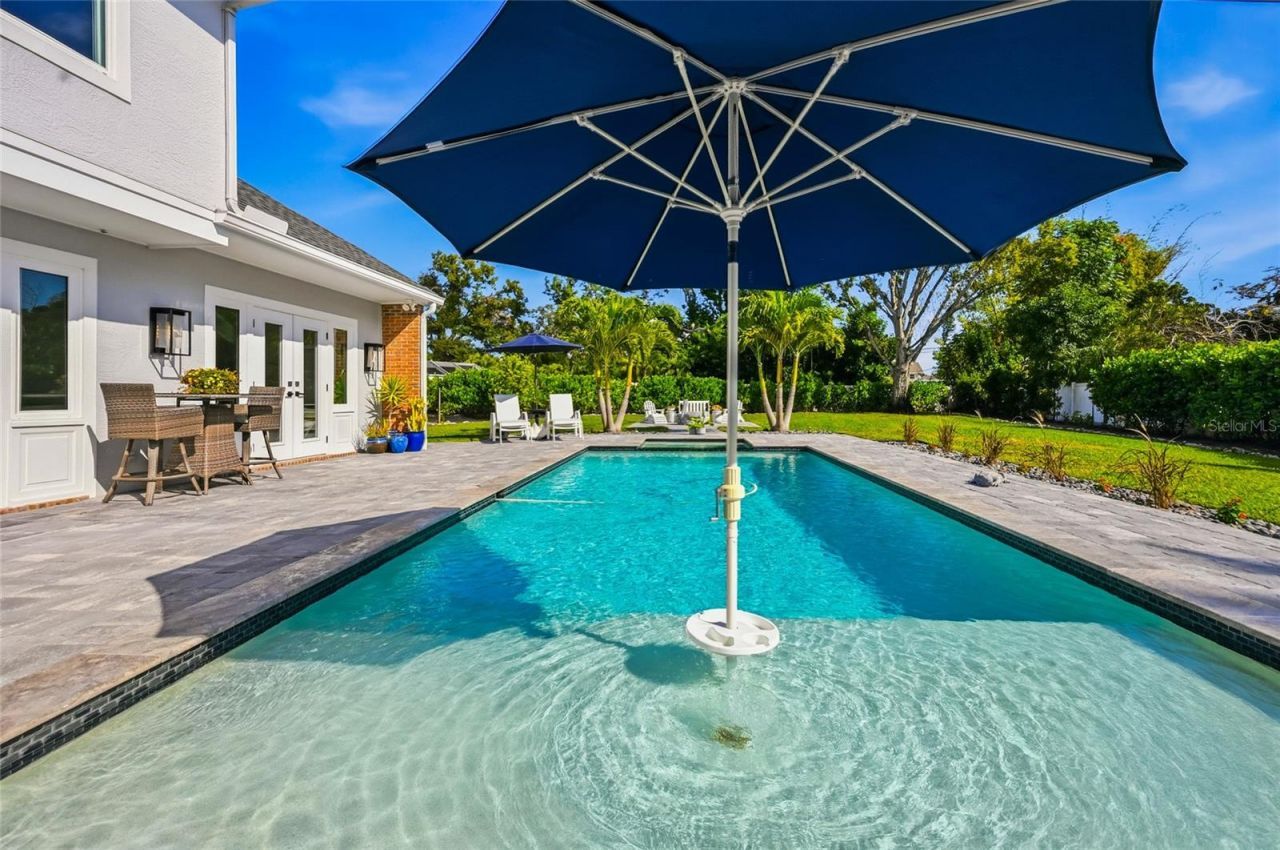 1307 Riverview Circle, Bradenton, FL 34209 Photo