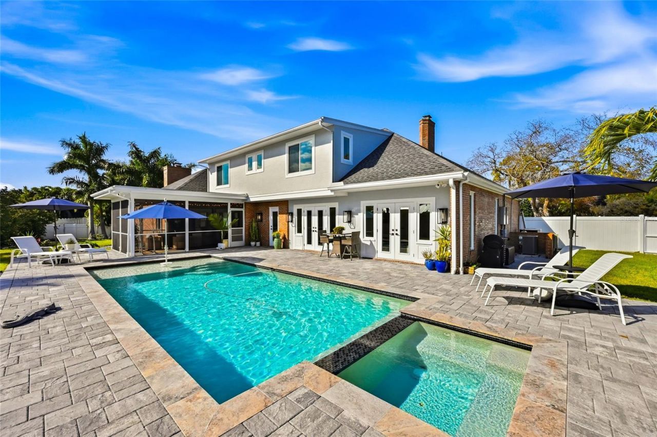 1307 Riverview Circle, Bradenton, FL 34209 Photo