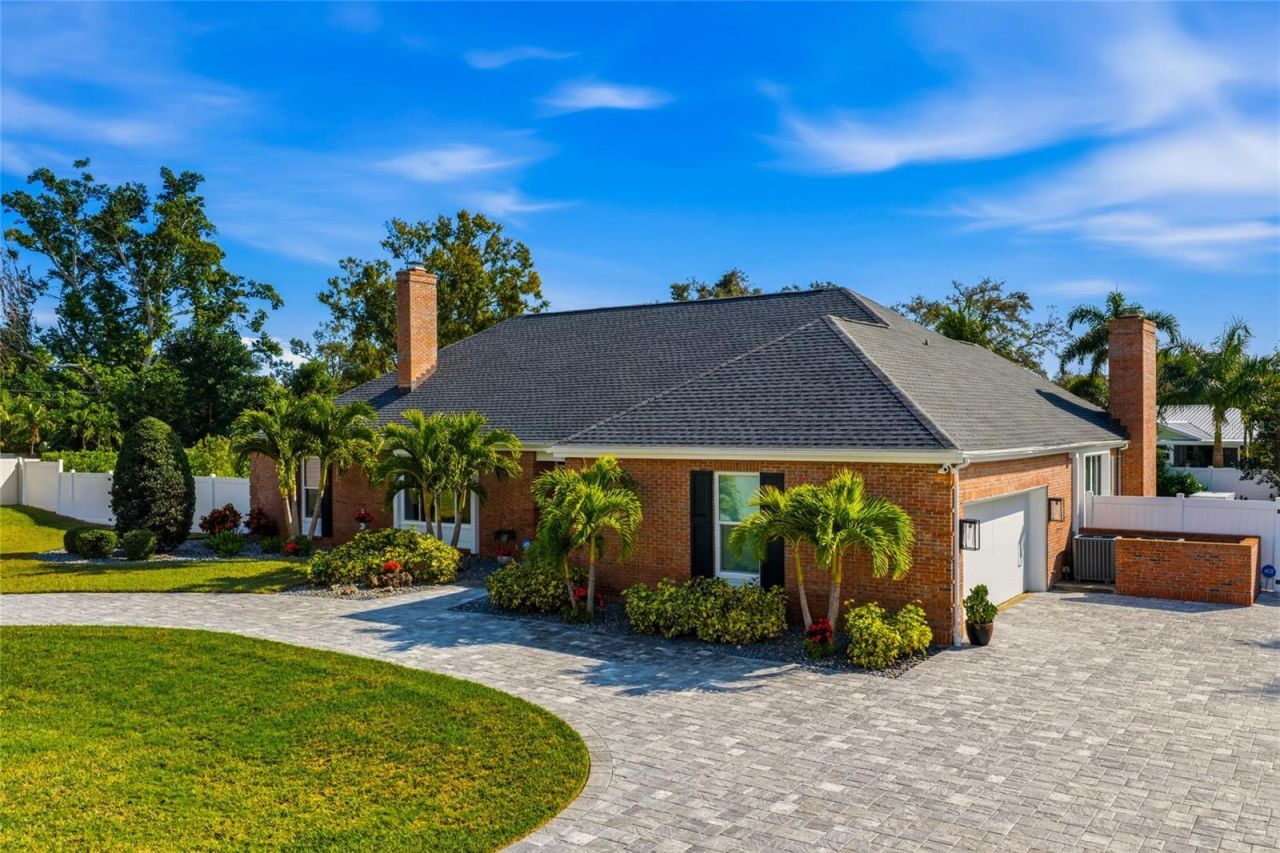 1307 Riverview Circle, Bradenton, FL 34209 Photo