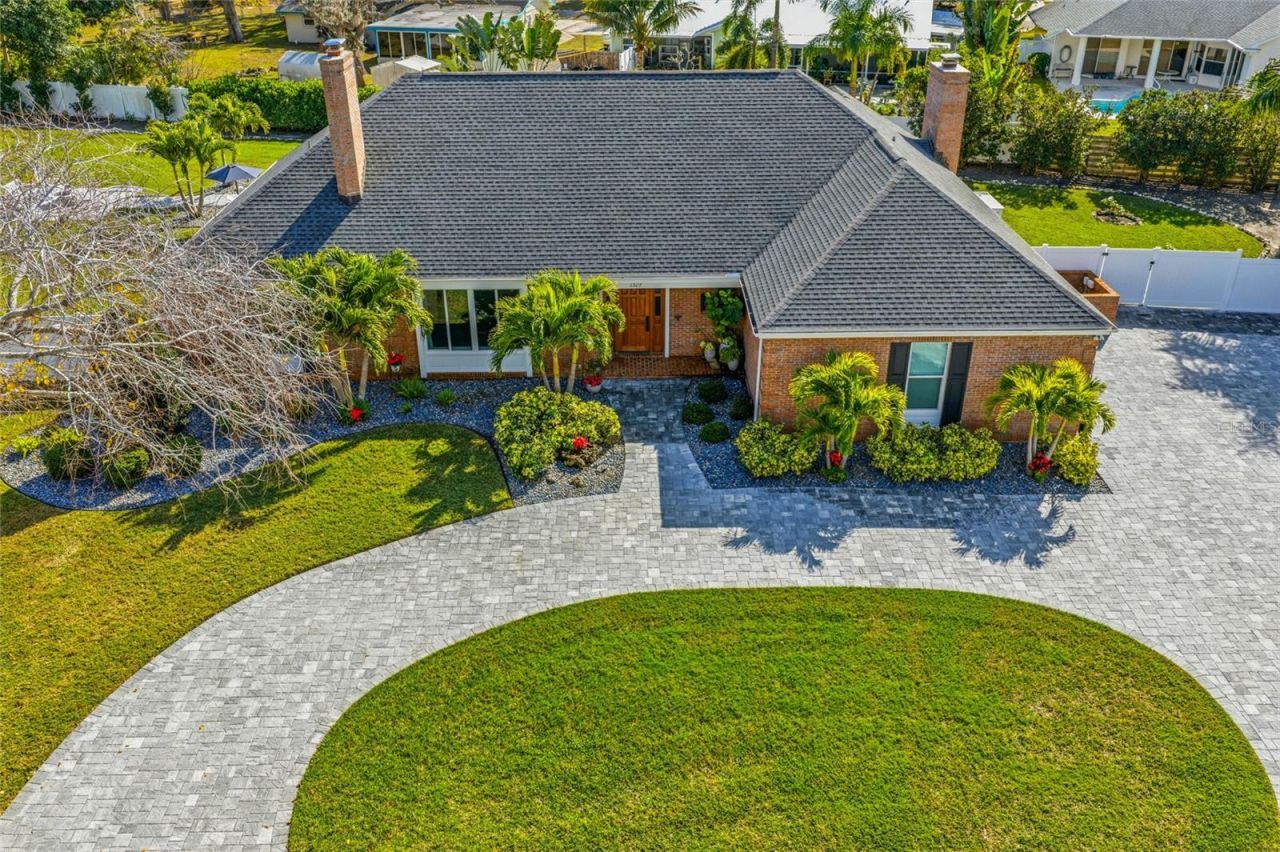 1307 Riverview Circle, Bradenton, FL 34209 Photo