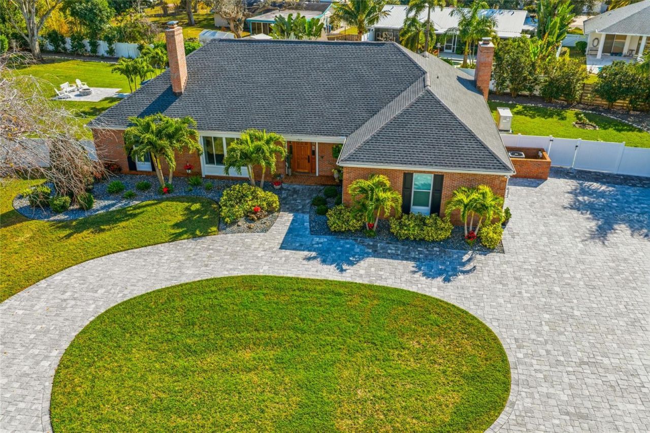 1307 Riverview Circle, Bradenton, FL 34209 Photo