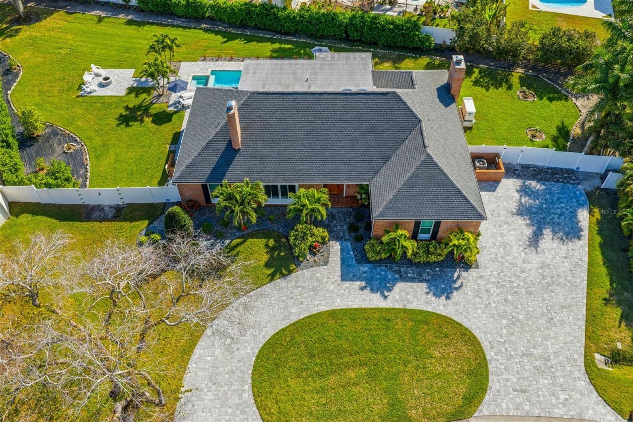 1307 Riverview Circle, Bradenton, FL 34209 Photo