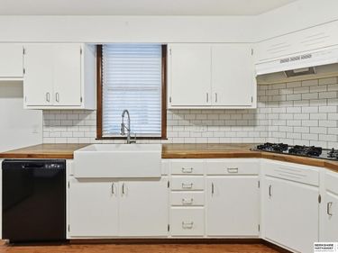 2205 F Street, Omaha, NE 68107