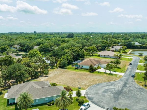 7470 36th Court, Vero Beach, FL 32967