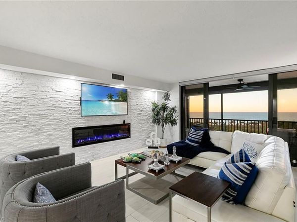 11 Bluebill AVE, Unit 905, NAPLES, FL 34108