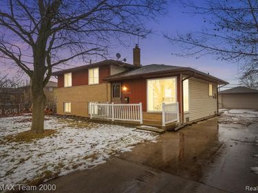 31629 Sweetbriar, Rockwood, MI 48173