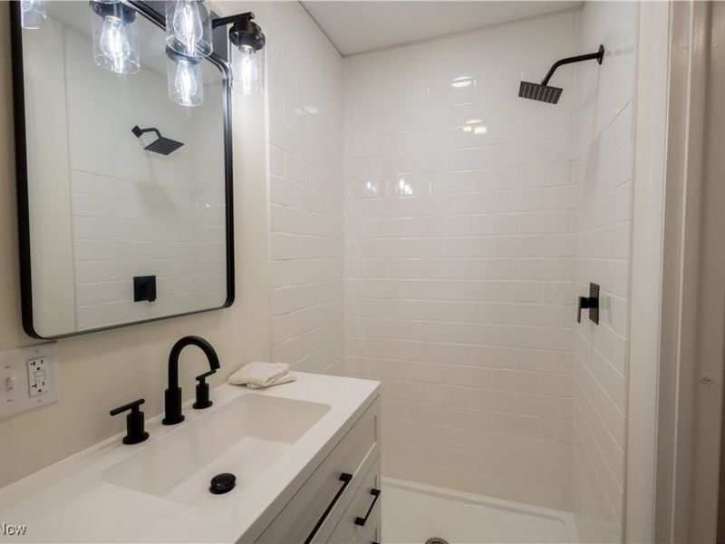 12966 Edison Street NE, Alliance, OH 44601 Photo 23